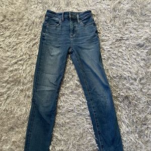 American Eagle dream jean. high rise skinny jean with no holes